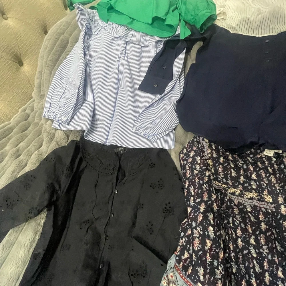 Assorted 16 Women's Blouses Collection - Picture 13 of 16